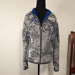 Title Nine Gray and Blue Patterned Cardigan